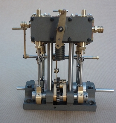 Double expansion/twee cylinder compound